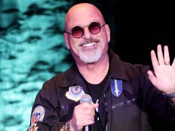 Howie Mandel Apologizes Over Bill Burr, Billy Corgan… 