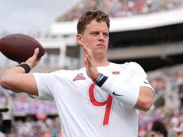 Sports Illustrated Swimsuit Model Asked About Joe Burrow Dating… 