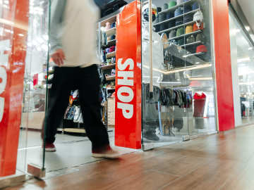 Iconic Surf and Skate Mall Stores to Close All Locations Amid… 