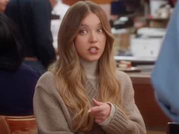 Sydney Sweeney Posts Behind-the-Scenes Pics of Hilarious Super Bowl… 
