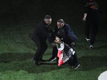 NFL Will Punish Halftime Performer Who Staged On-Field… 
