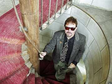 Tom Robbins Dead at 92: How Rock Icons The Doors Inspired His… 