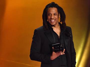 25 Years Later, ‘SNL’ Vet Reveals How One Classic Jay-Z Sketch Went Up in… 