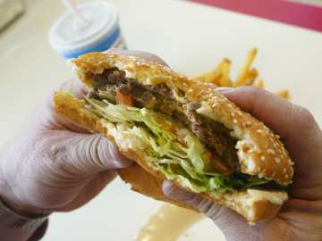 Iconic U.S. Burger Chain Might Be Closing Dozens of… 