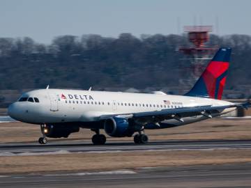 Airline Passenger Blasted for Breaking Key Rule During Emergency… 