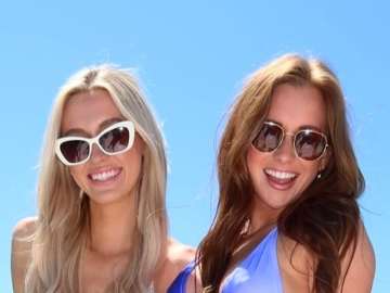 Dallas Cowboys Cheerleaders Turn Heads In Swimsuit Boat… 