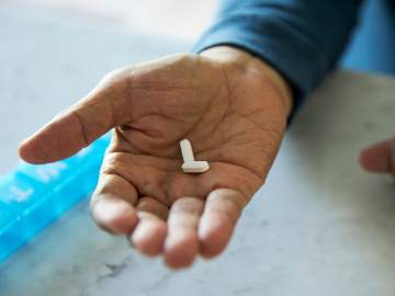 Regular Use of This Common Painkiller May Lower Alzheimer