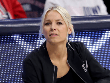 Stunning College Basketball Coach Turns Heads in New… 