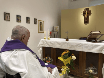 The Vatican Releases First Photo Of Pope Francis In More Than A… 