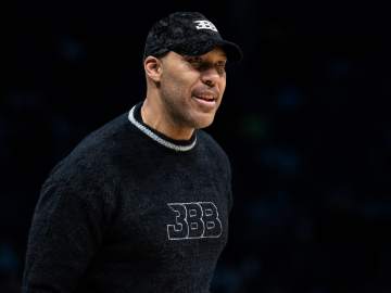 LaVar Ball Reveals the Medical Issue Behind His Leg… 