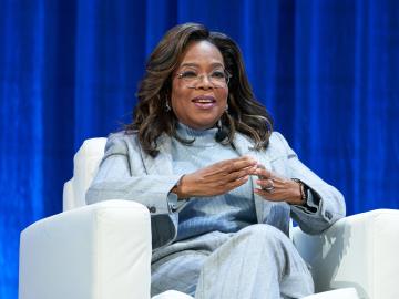 A Crying Oprah Winfrey Makes a Pledge for the… 