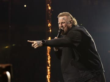 Jelly Roll Offers Life-Changing Gift to 2… 