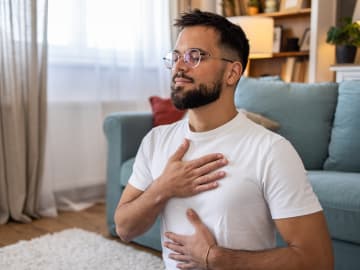 The Simple Breathing Exercise That Lowers Stress and Improves… 