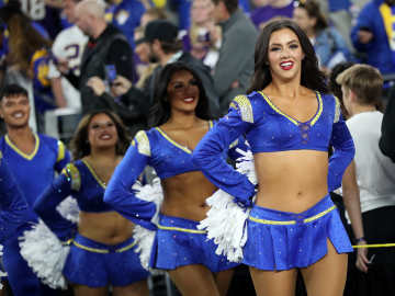 LA Rams Share 114 Stunning Cheerleader Photos From This Year