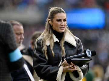 Erin Andrews Announces Her Surrogate Suffered… 