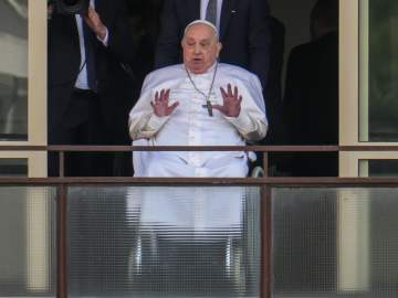 Pope Francis Makes First Public Appearance Since Battling Life-Threatening… 