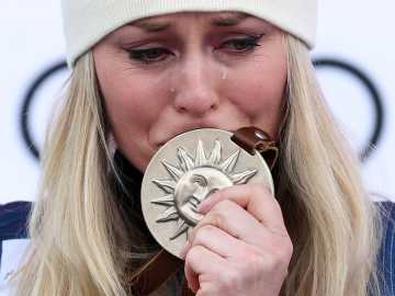 Lindsey Vonn Releases Statement After Setting New… 