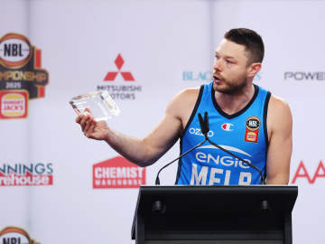 Basketball Star Selflessly Gives MVP Award to Opponent In Viral… 