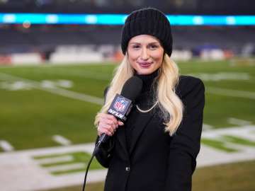 NFL Reporter Jane Slater Turns Heads in 