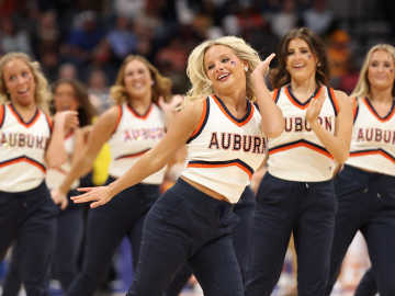 Auburn Cheerleaders Stun With Photos Before Elite… 