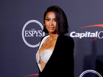 Ciara, 39, Sparks Reaction With New Workout… 