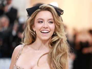 Sydney Sweeney Turns Heads With New Puppy… 