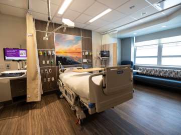 Popular Influencer Dies During Childbirth at… 