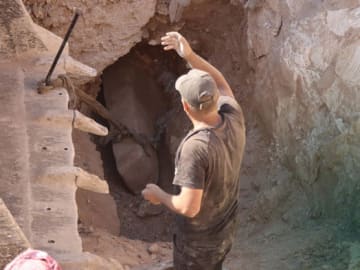 Rare Roman Monument Found by Pedestrian Out for a… 