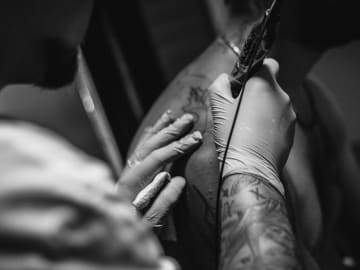 Man Covered in More Than 170 Tattoos Debuts Wild Transformation Amid Ink… 