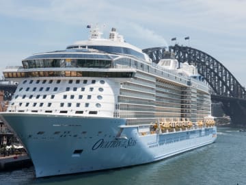 Cruise Traveler Jumps Overboard to Avoid Thousands in Gambling… 