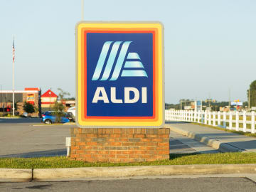 Aldi’s New Rotating Wood Spice Caddy Is the Best $15 You’ll Spend This… 