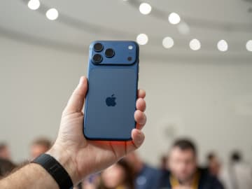 Apple’s Newest iPhone Will Charge Faster Than Ever  – But There’s a… 