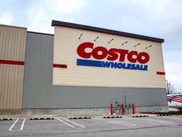 Costco’s 12-Piece Classic Dinnerware Set Is ‘an Excellent Buy’ For Less Than… 