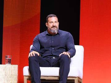 Andrew Huberman Reveals Alcohol’s Reverse Effect on Stress and… 