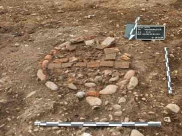 Construction Project Unearths 14th-Century Medieval… 