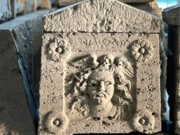 Archaeologists Unearth 2,300-Year-Old Medusa Urn with Rare… 