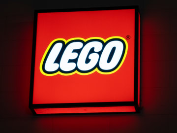 Lego’s Detailed NASA Apollo Rover Set Is on Sale for $150 at… 