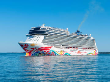 Bobby Flay Is Bringing a Star-Studded Food Cruise to the… 