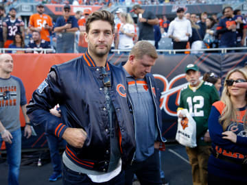 Former NFL Quarterback Jay Cutler Begins Jail Sentence for… 