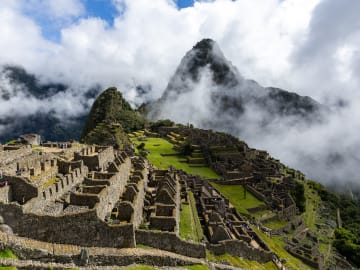 Nearly 1000 Tourists Trapped Near Machu Picchu, Hundreds More… 