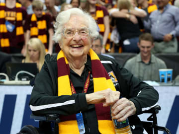 Sister Jean Dolores Schmidt, Loyola Chicago Basketball Chaplain and Super Fan, Dead at… 