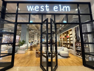 West Elm’s Marble and Brass Coaster Set is a Steal For Only… 