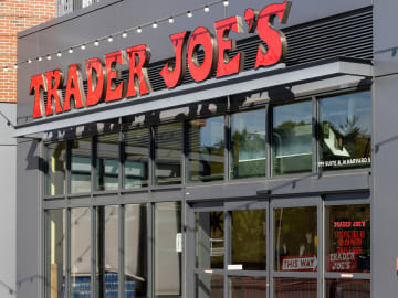 Viral Trader Joe’s Mini Totes Return With a… 