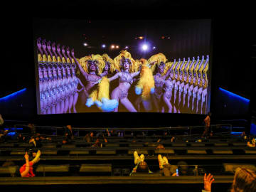 Taylor Swift Smashes Dwayne Johnson