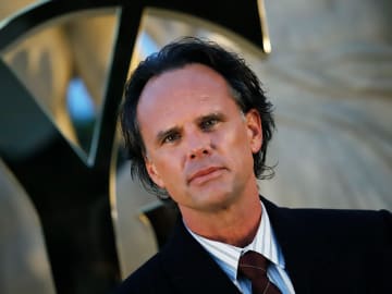 Walton Goggins pays Tribute to Late 