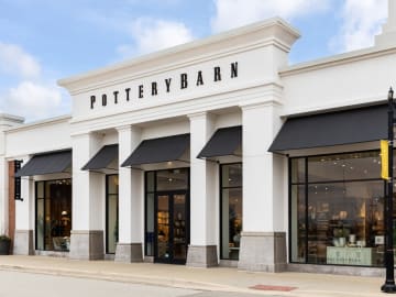 Your Holiday Bar Setup Isn’t Complete Without Pottery Barn’s Plaid Mixing… 