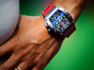 Luxury Watches Stolen During F1 Weekend in Organized Crime Spree, Lawsuit… 