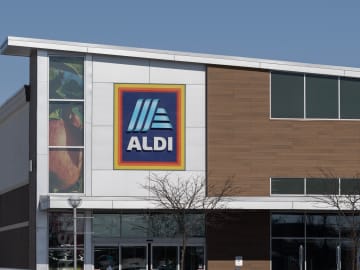 Aldi’s $8 Bamboo Countertop Edge Carving Board Rivals a Popular Style That’s Over 6x the… 