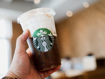 This Secret Starbucks Menu Item Tastes Like Delta’s Cult-Favorite In-Flight… 