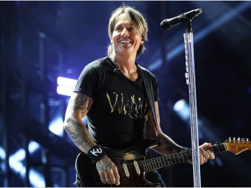 Keith Urban Has Dramatic Reaction To Fan Named… 